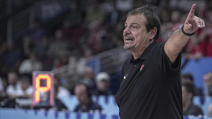 Ergin Ataman'dan Yunanistan maçı için hava yolu şirketlerine çağrı