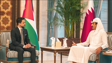 ولي عهد الأردن يؤكد لأمير قطر "التضامن المطلق" مع الدوحة
