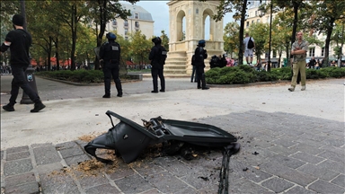 France: Des départs de feu Place des Fêtes à Paris en marge de la mobilisation « Bloquons tout »