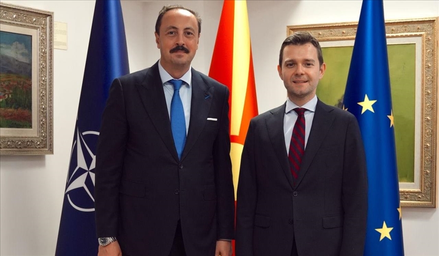 Kryediplomati i Maqedonisë së Veriut takon ambasadorin turk në Shkup