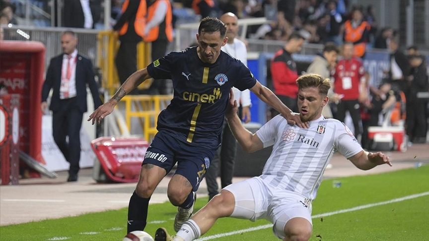 Kasımpaşa ndan rrugën me futbollistin kosovar Loret Sadiku