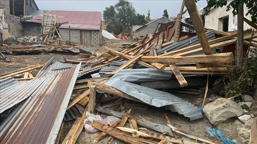 Li Agiriyê banê 44 xanî û 30 axuran ji ber ba û bagerê firiya