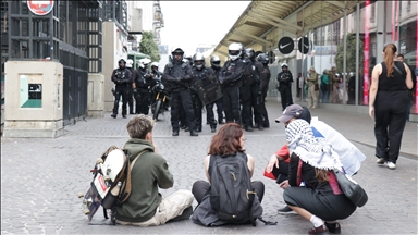 Francë, 675 persona të arrestuar në protestat kundër Macronit