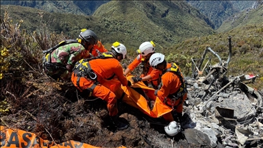 Katër të vdekur si pasojë e rrëzimit të helikopterit në Indonezi
