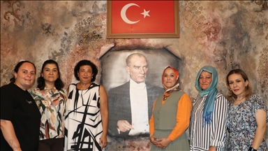 Bursa'da güçlerini birleştiren kadınların hedefi ürettiklerini ihraç etmek 