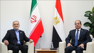 Sisi ile Pezeşkiyan İran'ın nükleer enerji meselesini görüştü