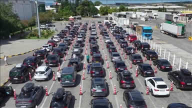 Gurbetçi sezonunda sınır kapılarından 5 milyona yakın yolcu geçiş yaptı