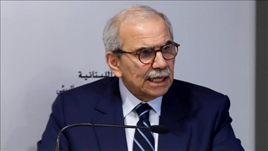 نواف سلام يدين جولة أدرعي "الاستفزازية" في جنوب لبنان