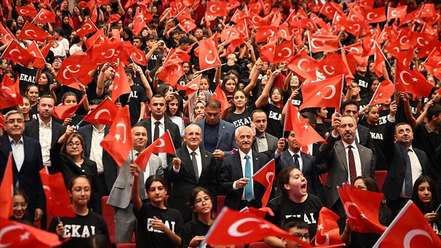 Hazine ve Maliye Bakanı Şimşek: Gelecekte karşımıza çıkabilecek tehditlere karşı en büyük silahımız eğitimdir