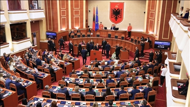 Seanca e parë e legjislaturës së re të Kuvendit të Shqipërisë shoqërohet me tensione