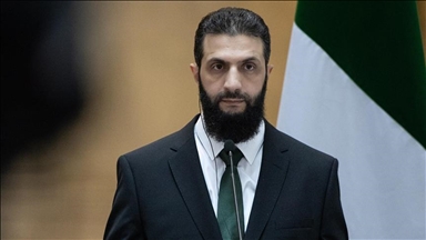 الشرع يبحث آفاق التعاون العسكري مع قائد القيادة المركزية الأمريكية 