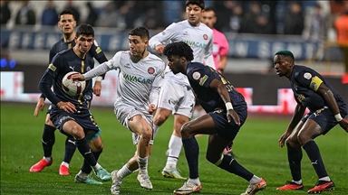Süper Lig'de "Haliç Derbisi" yarın oynanacak