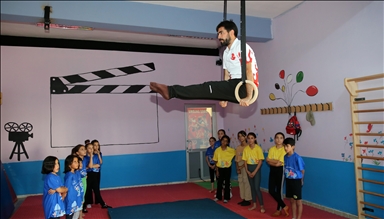 Cimnastiği müzikle buluşturan antrenör geleceğin sporcularını yetiştiriyor
