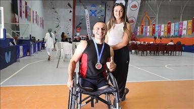 Trafik kazasında bacaklarını kaybetti sporla hayata tutundu