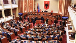 Seanca e parë e legjislaturës së re të Kuvendit të Shqipërisë shoqërohet me tensione