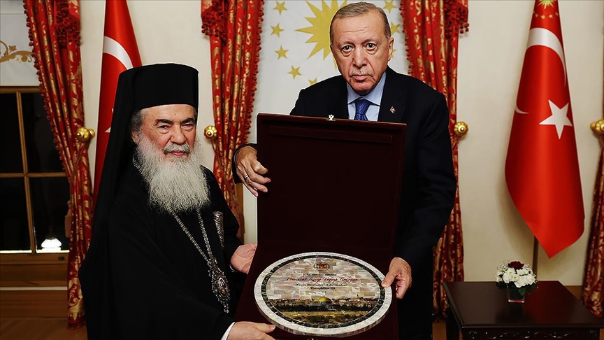 Cumhurbaşkanı Erdoğan, Kudüs Rum Ortodoks Patriği Giannopoulos'u kabul etti