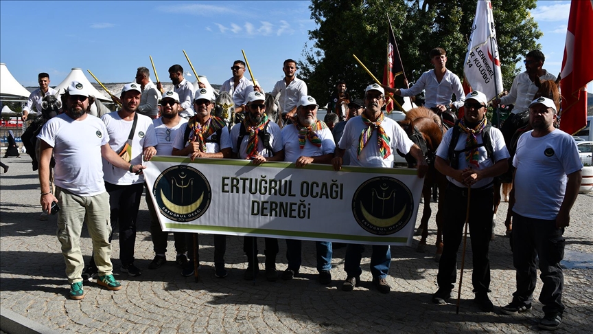 Kayı Boyu'nun göç yolculuğuna dikkati çekmek için 110 kilometre yürüdüler