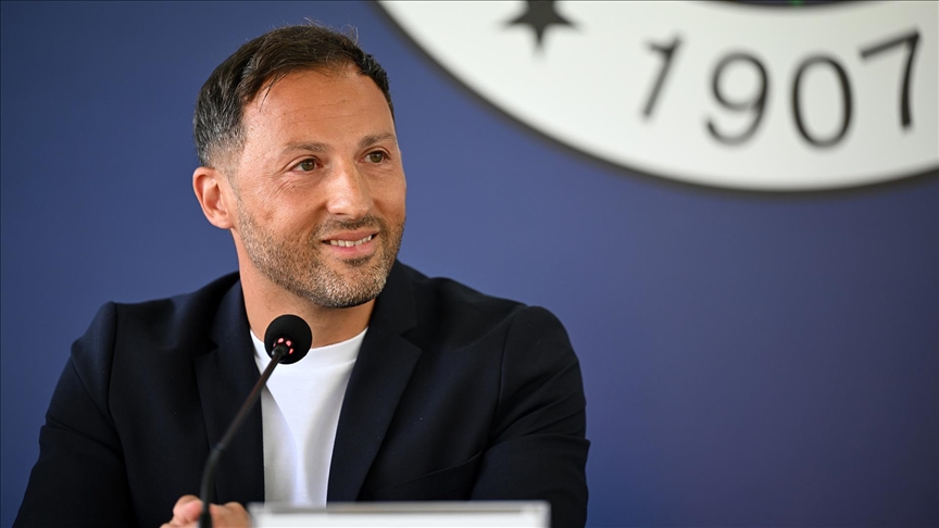 Domenico Tedesco: Takımımdaki ofansif kaliteye baktığım zaman bu ekibin 4'lü oynamak için kurulduğunu düşünüyorum