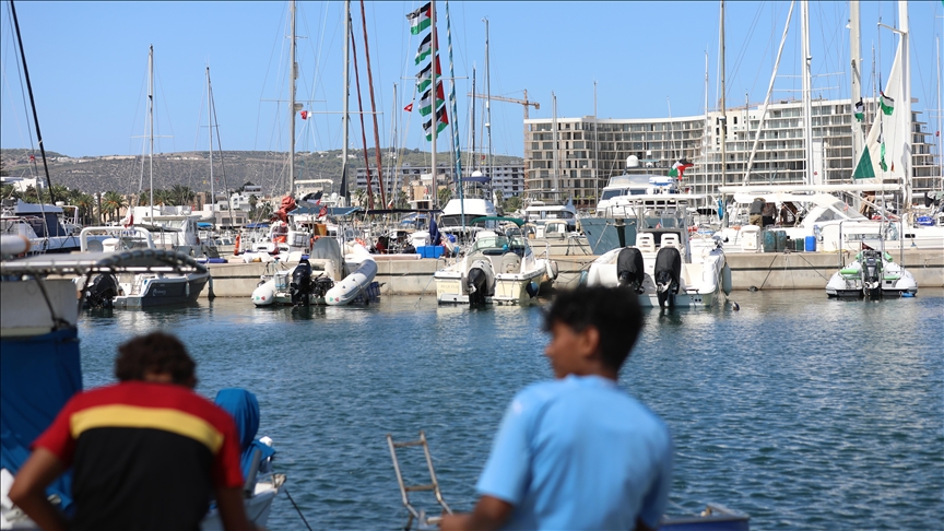 Le premier navire de la Flottille du Maghreb Sumud quitte le port tunisien de Sidi Bou Saïd vers Bizerte