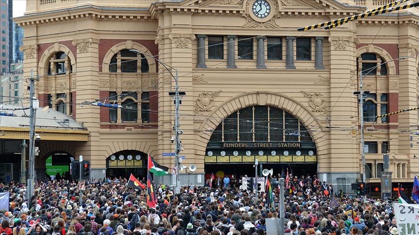 Yeni Zelanda ve Avustralya'daki Filistin'e destek gösterilerine on binlerce kişi katıldı
