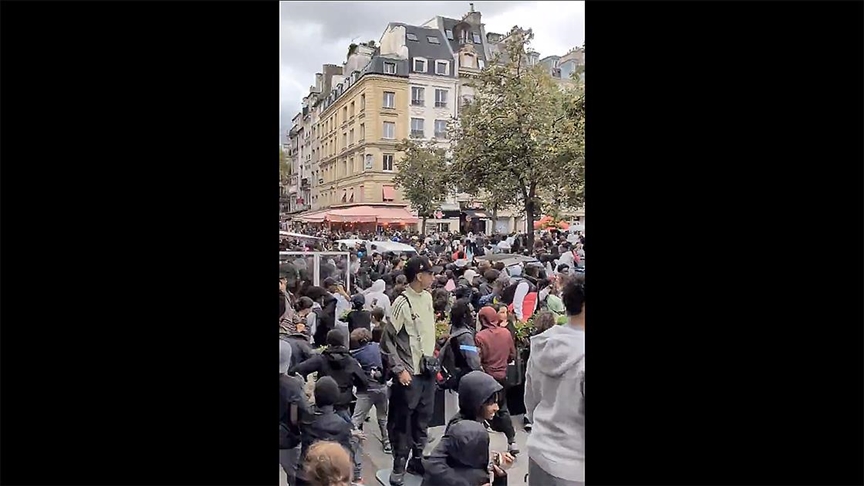 Paris'te ücretsiz yemek etkinliğinde izdiham