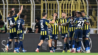 Tedesco yönetimindeki Fenerbahçe, Süper Lig'de yarın Trabzonspor karşısında