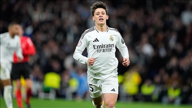 Arda Güler'in gol attığı maçta 10 kişi kalan Real Madrid, Real Sociedad'ı 2-1 yendi