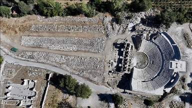 Tlos Antik Kenti'nde stadyum ile çevresindeki dükkanlar restore ediliyor