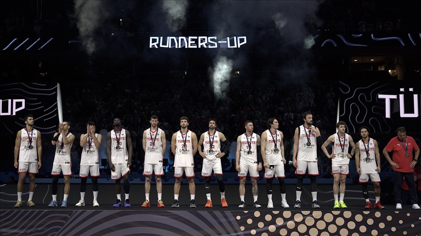 A Milli Basketbol Takımı, Avrupa ikincisi oldu