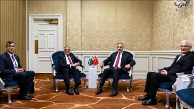 Turkish foreign minister meets with counterparts in Doha