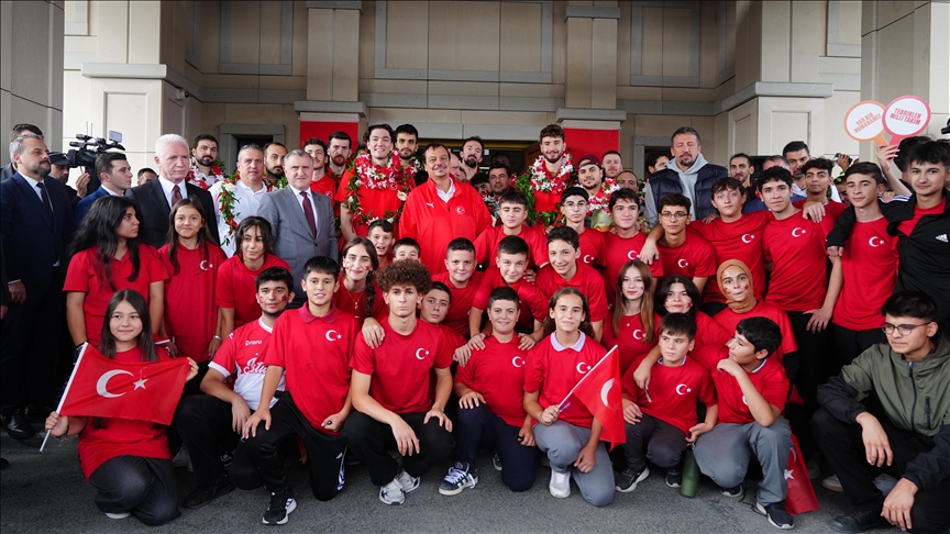 Avrupa ikincisi A Milli Erkek Basketbol Takımı yurda döndü