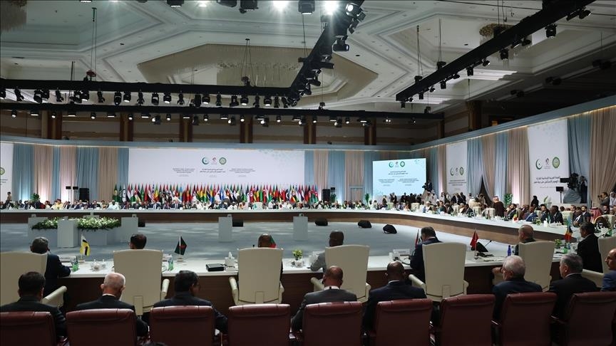 Sommet arabo-islamique : L’émir du Qatar appelle à des mesures concrètes contre la « soif de sang » d’Israël
