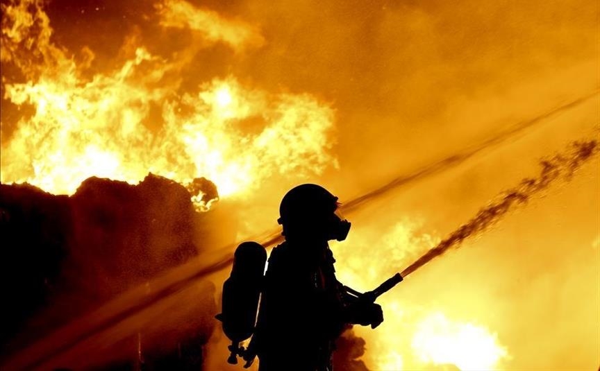 Голем пожар избувна во две згради во главниот филипински град Манила