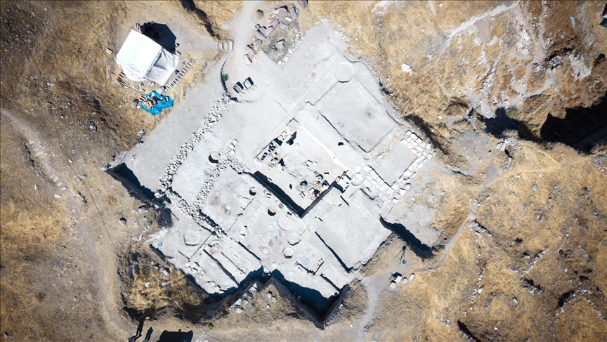 Arslantepe Höyüğü'nde 8 bin yıllık geçmişi işaret eden seramik küp parçaları bulundu