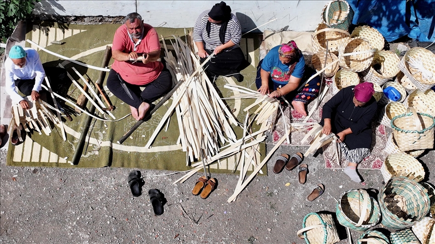 Düzce'de sepetçilik mesleği, kooperatifte yetişen kadın ustaların eliyle yaşatılacak