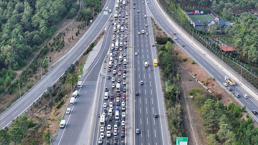 İstanbul'da haftanın ilk iş gününde trafik yoğunluğu