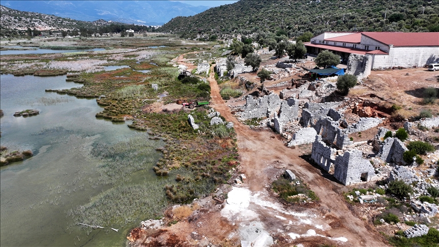 Akdeniz'in en büyük antik limanlarından Andriake'de dönem ticaretinin izleri ortaya çıkarılıyor