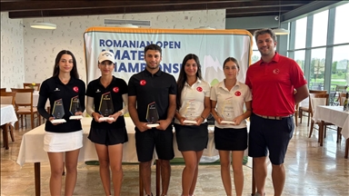 Milli golfçüler Sude Bay ve Selen Sedar, Romanya'da birinci oldu 