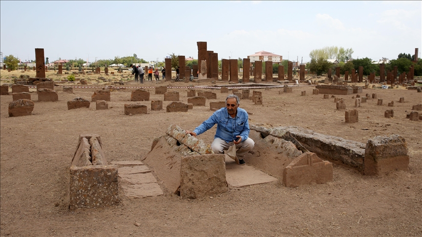 Li Goristana Meydanê ya Selçûqiyan jimara gorên ku hatin derxistin, ji 10 hezarî derbas bû 
