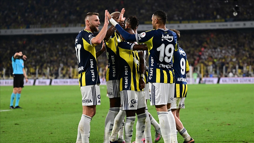 Fenerbahçe, erteleme maçında yarın Alanyaspor'u ağırlayacak