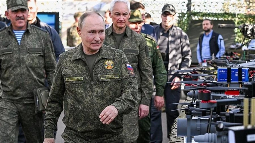 Путин в военной форме посетил военные учения «Запад-2025»