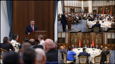 Cumhurbaşkanı Yardımcısı Yılmaz KKTC'den gelen muhtarları kabul etti