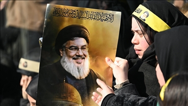 جدل لبناني عقب إعلان "حزب الله" إضاءة صخرة الروشة بصورة حسن نصر الله