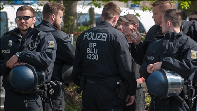 German police raid suspected far-right group over illegal weapons