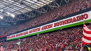 Athletic Bilbao taraftarları, UEFA Şampiyonlar Ligi maçında Filistin'e destek verdi