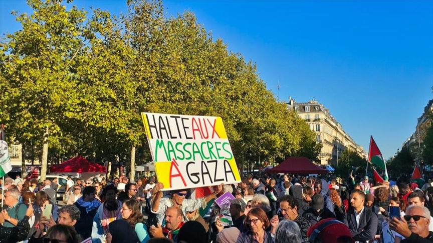 Paris : à République, plusieurs centaines de personnes rassemblées en soutien à Gaza