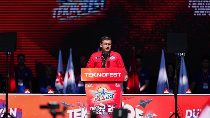 Serokê Lijneya Rêveberiyê ya TEKNOFESTê Bayraktar di merasima vekirinê ya TEKNOFEST Stenbolê da axivî