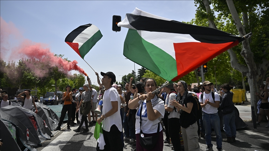 Madrid regional government bans support for Palestine in schools: El Pais