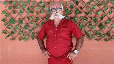50 years of color-coordinated outfits makes Turkish man the talk of the town