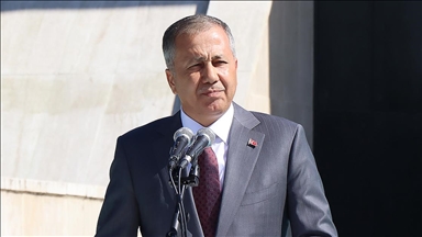 Bakan Yerlikaya: Attığımız her adımda Menderes'in yarım kalan cümlelerini tamamlıyoruz